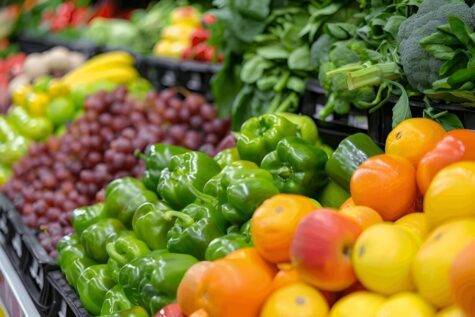 Obst und Gemüse in einem Supermarkt